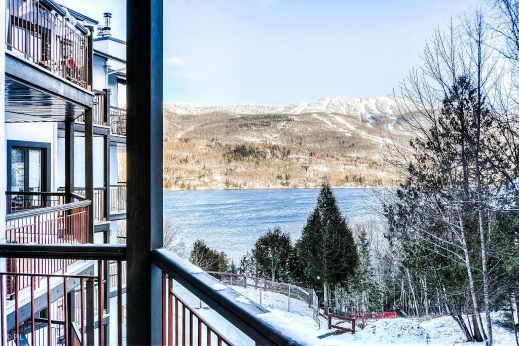Chic Mt-Tremblant Condo With View On The Lake By Denstays Mont-Tremblant Exterior photo
