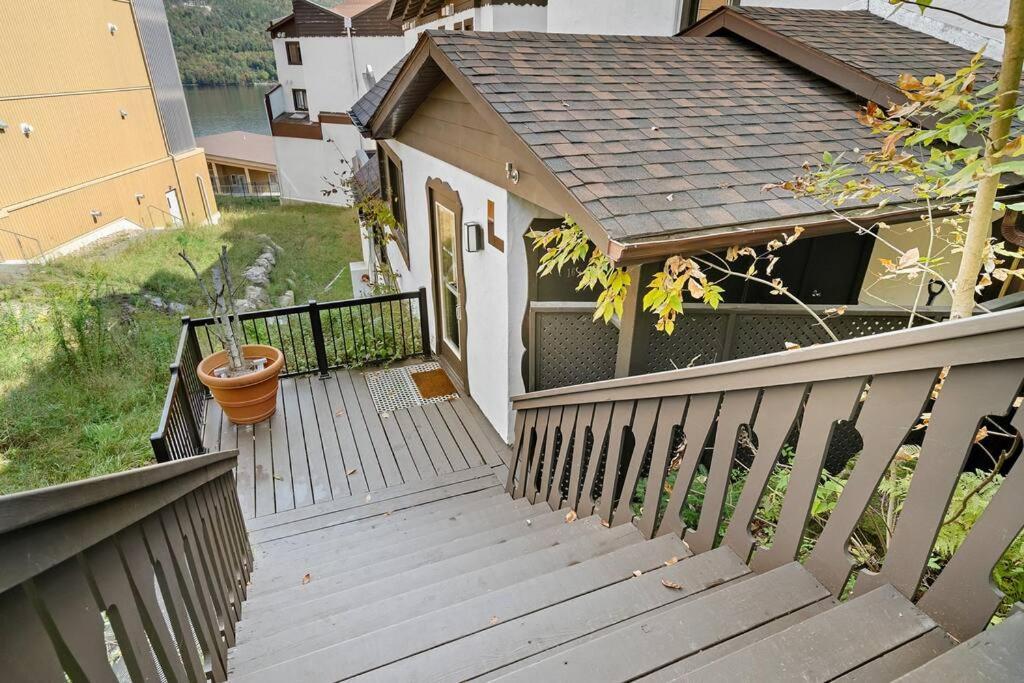 Chic Mt-Tremblant Condo With View On The Lake By Denstays Mont-Tremblant Exterior photo