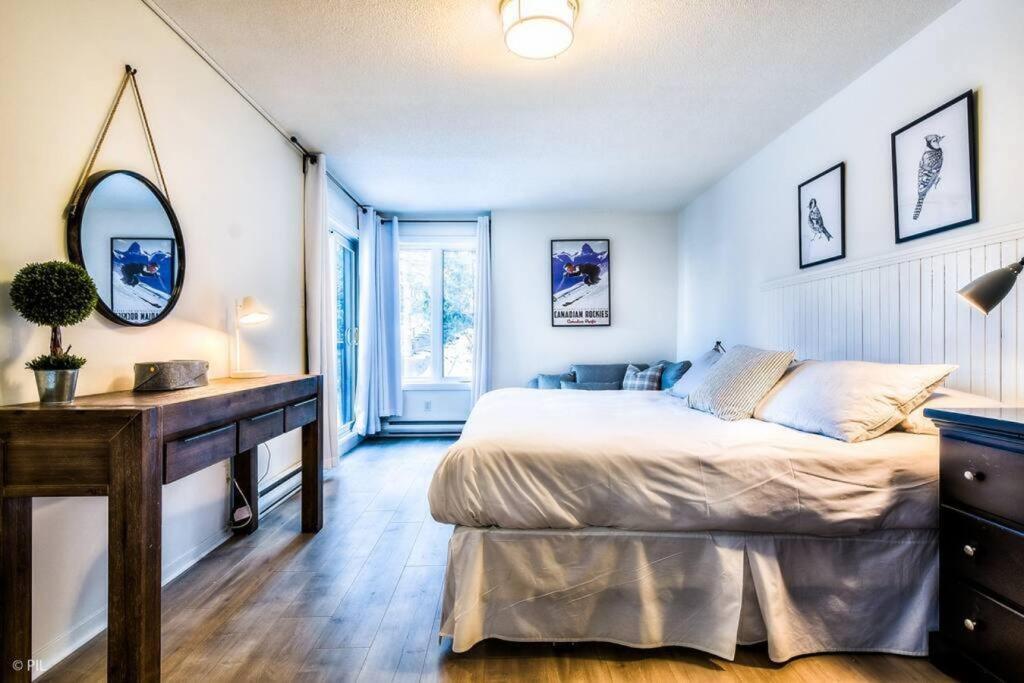 Chic Mt-Tremblant Condo With View On The Lake By Denstays Mont-Tremblant Exterior photo
